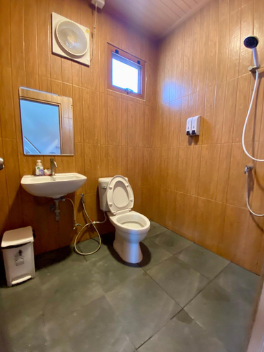 Bathroom 3, TAKA ONZEN , Kaeng Khoi