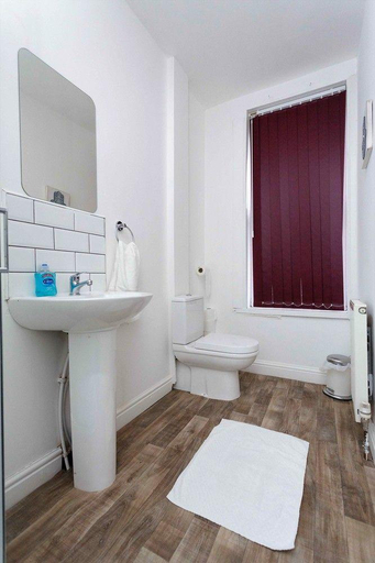 Bathroom 3, Kirkstall House, Leeds