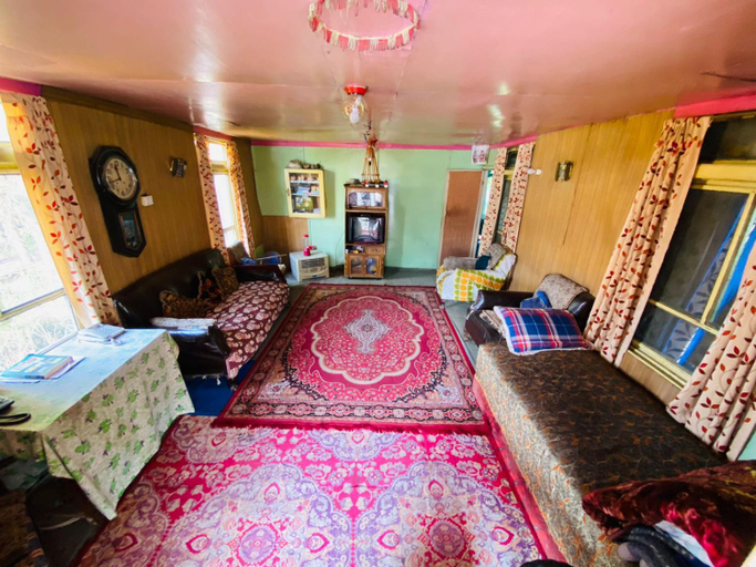 Bedroom 2, Island hotel and homestay, Srinagar