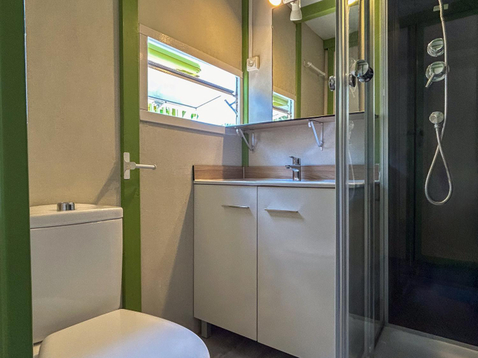Bathroom 3, Mediterrani Natura Spa Resort, Tarragona