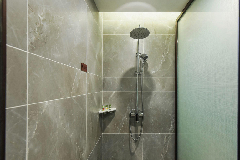 Bathroom 3, Shangshan Hotel, Qianxinan Buyei and Miao