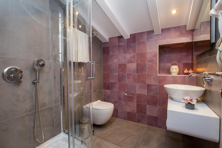 Bathroom 3, GiRene Apartments, East Macedonia and Thrace