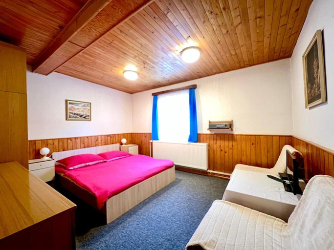 Bedroom 3, Penzion u Skrblika, Liberec