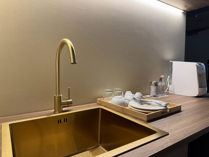 Others 4, Aria Executive Resort, Brescia