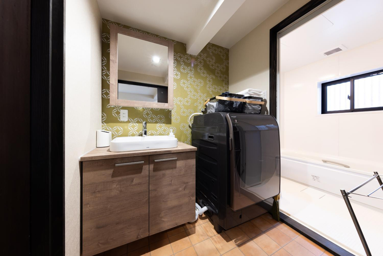 Bathroom 2, Higashiyama House, Kanazawa