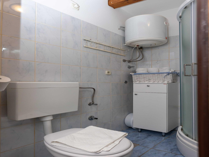 Bathroom 3, Apartment Taura - Studio Apartment with Balcony and Old City View, Dubrovnik