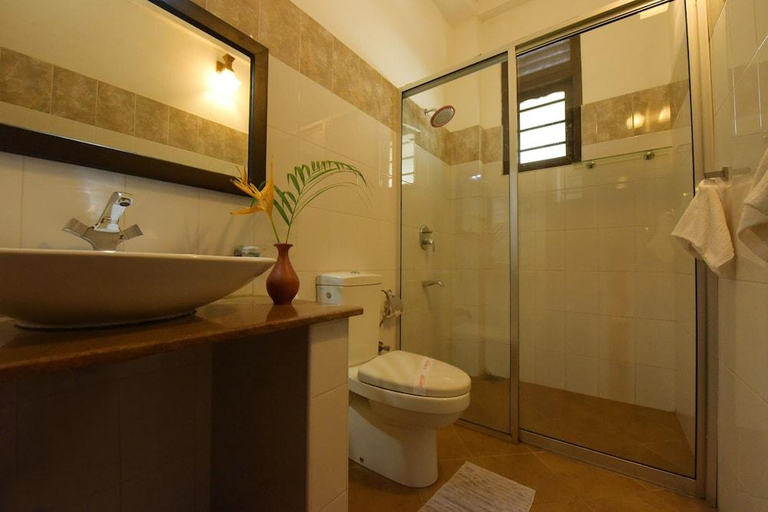 Bathroom 3, Blue Sky Beach Resort, Habaraduwa