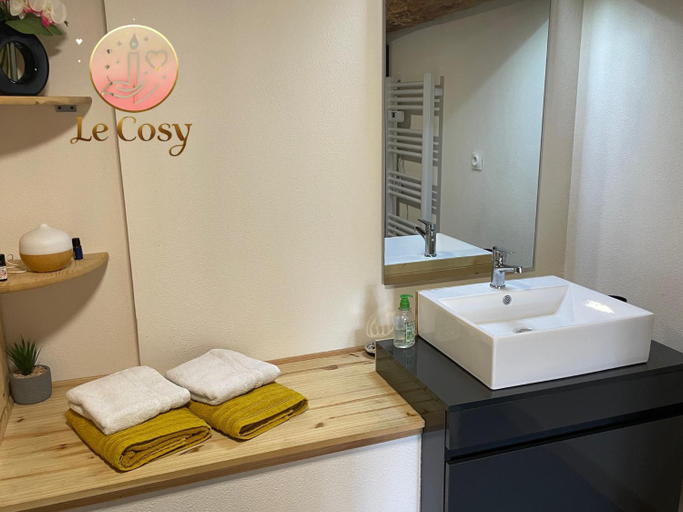 Bathroom 4, Les Gites de Chauvet, Hautes-Alpes