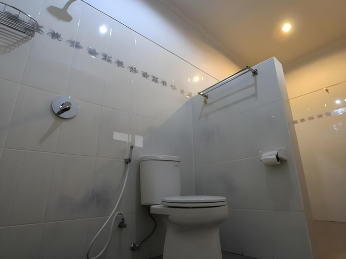 Bathroom 5, De Dukuh Guest House, Badung
