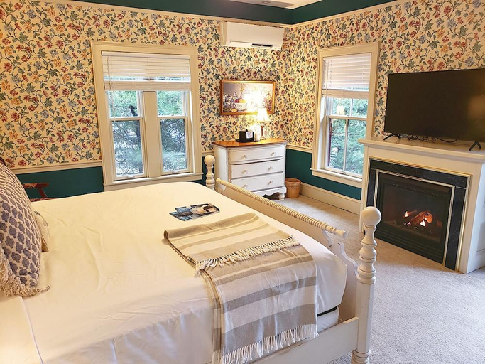 Bedroom 2, Primrose Inn, Hancock