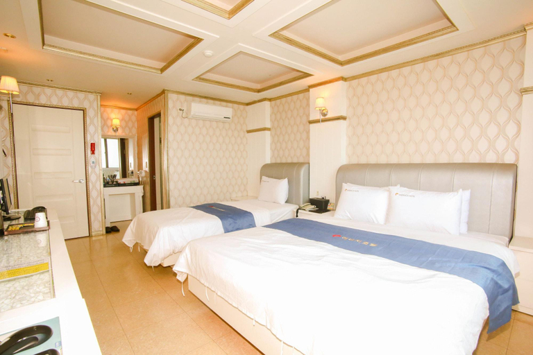 Bedroom 3, Yeosu Haevichi Hotel, Yeosu