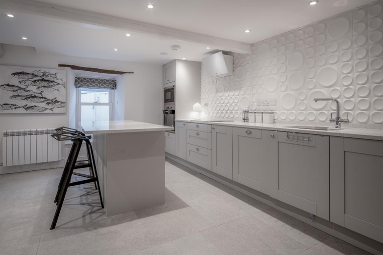 Others 5, Caleb's Cottage - 4 Bedroom Cottage - Solva, Pembrokeshire