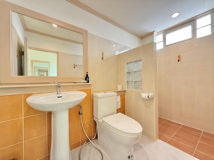 Bathroom 5, Loei Village Hotel, Muang Loei