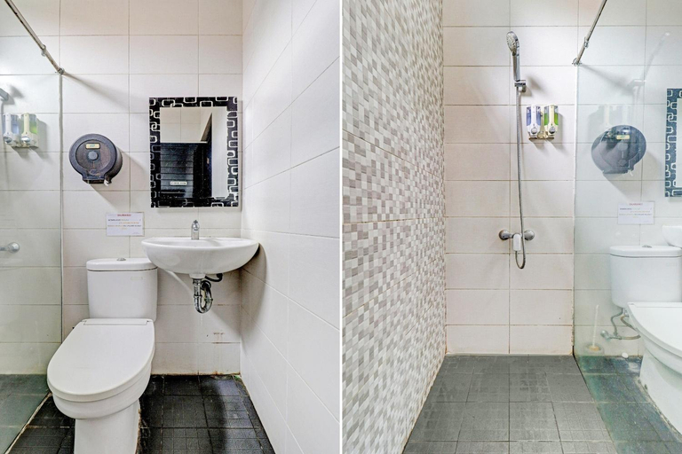 Bathroom 5, D'River Guesthouse, Bandung