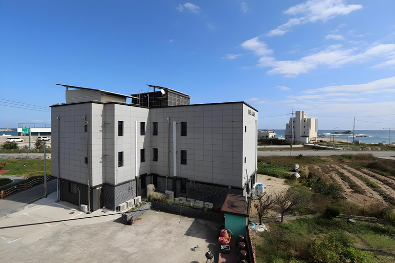 Others 3, Belmare Pension, Goseong