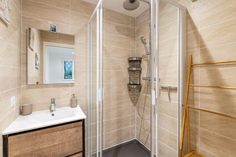 Bathroom 2, Panoramic Vue Cassis, Bouches-du-Rhône