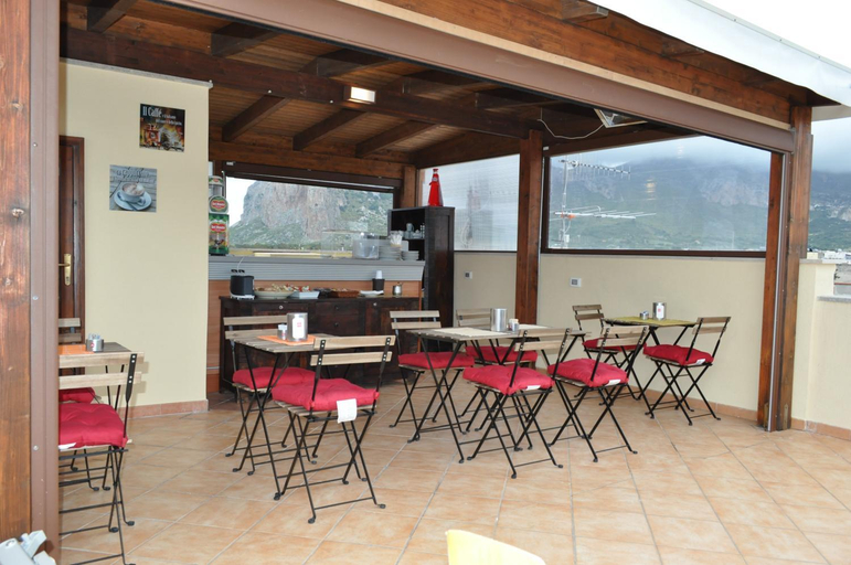 Food & Drinks 5, Rooms and Breakfast Zefiro, Trapani