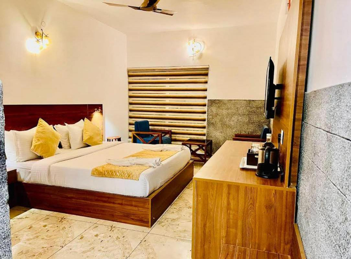 Bedroom 2, Skylark Holidays Premium, Idukki