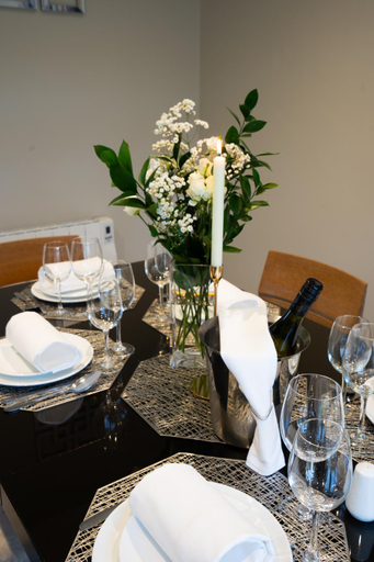 Food & Drinks, Muckross Luxury Residences