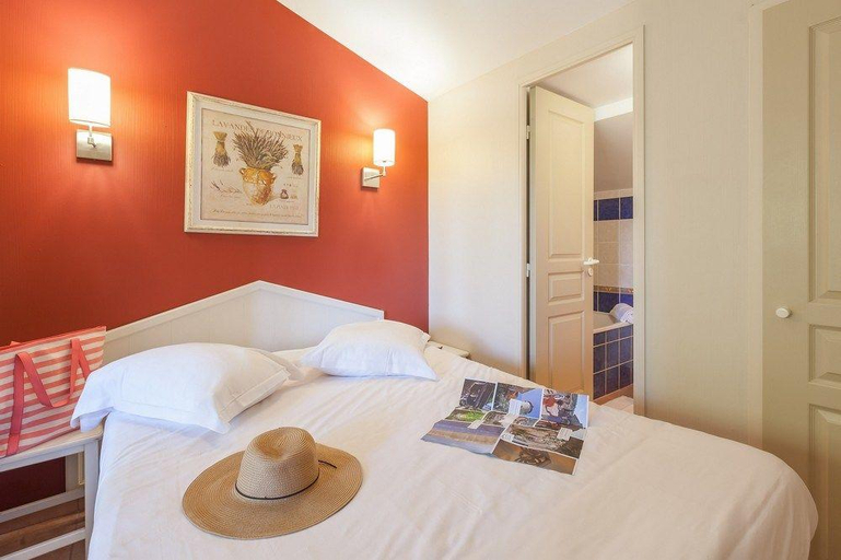 Bedroom 2, Residence Pierre & Vacances La Pinede, Var