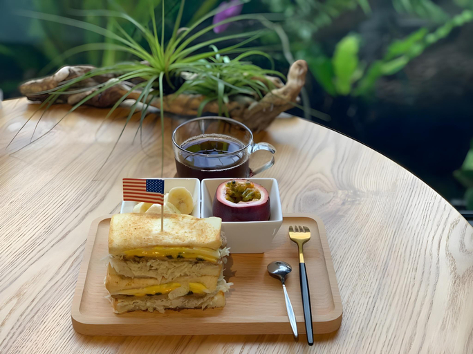 Food & Drinks 4, Come Sit Hostel, Hualien