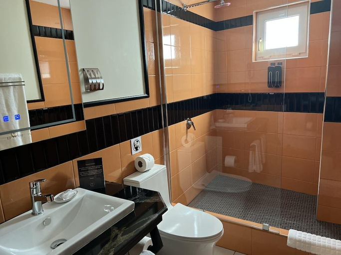 Bathroom 3, Hotel Palmera Dorada, Santiago Atitlán