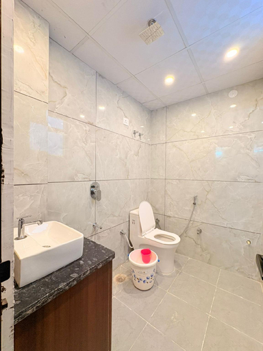 Bathroom 5, Hotel Altera, Jaipur
