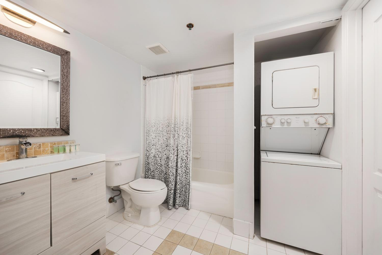 Others 2, 1Bd Apt with Free Parking and Amazing View, Miami-Dade