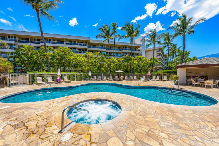 Others 5, Steps to Beach | Maui Banyan King Studio, Maui