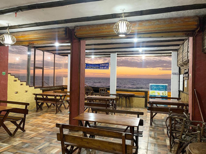 3, El Viejo y El Mar Hostal Restaurante, Rocafuerte