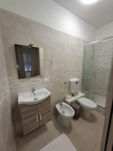 Bathroom 3, Fly to Venice Airport View, Venezia