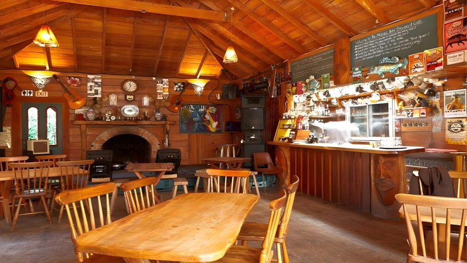 Food & Drinks 4, The Station House Motel, Tasman