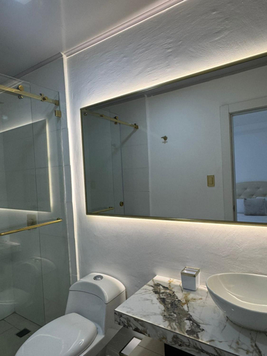 Bathroom 4, Hotel The Royalty Inn, Guayaquil