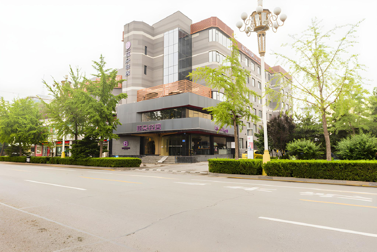Exterior & Views