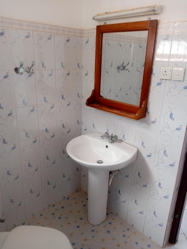 Bathroom 3, SunSet Guest House, Beruwala