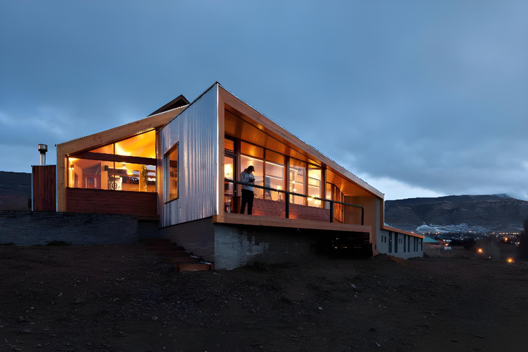 Exterior & Views