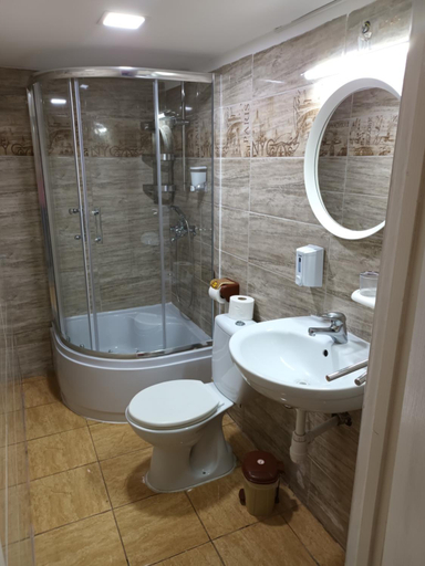 Bathroom 3, Melden Apartment, Budapesti