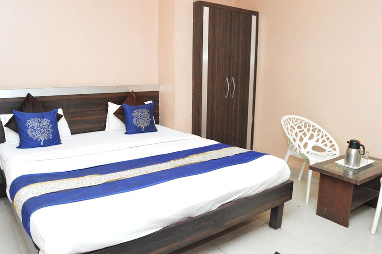 Bedroom 2, Hotel Green Tree, Raipur