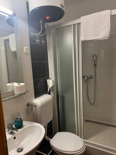 Others 5, Julija Palace, Split