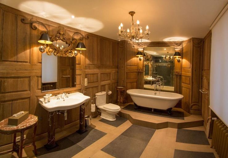 Bathroom 2, Louise sur Cour, Bruxelles