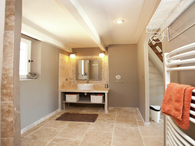 Bathroom 4, Villa in Provence with Infinity Pool, Haute-Garonne