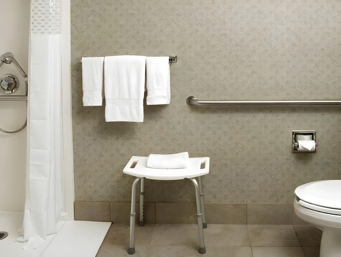 Bathroom 4, Hampton Inn & Suites Valparaiso, Porter