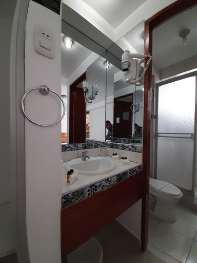 Bathroom 4, Flower's House - MachuPicchu, Urubamba