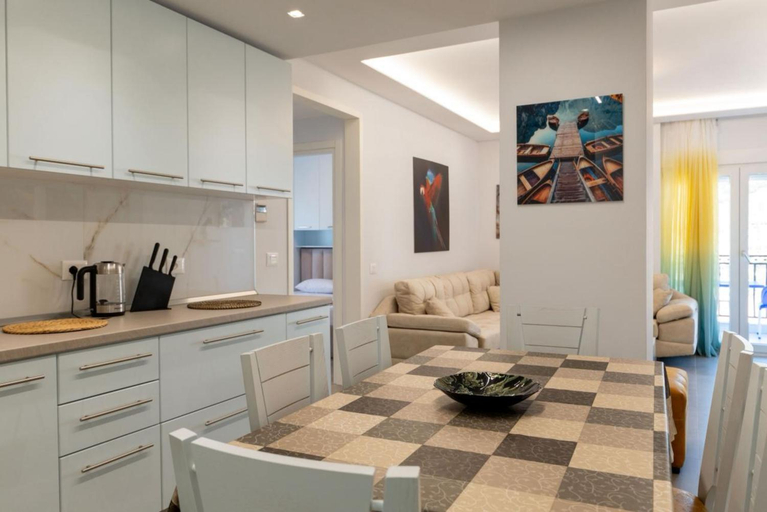 Others 4, Luxury Sea View Apartments, Sarandës