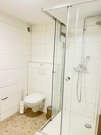 Bathroom 3, OneLuxStay near Fashion District, Antwerpen