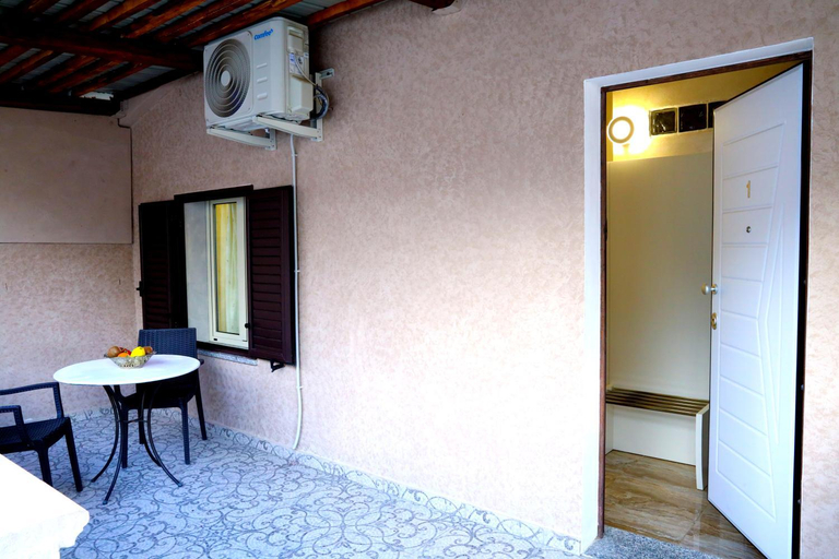 Others 3, Afrodite Accomodation, Vibo Valentia