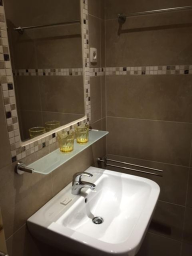 Bathroom 4, B&B Alte Sagemuhle Schlommefurth, Liège