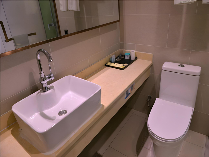 Bathroom 4, GreenTree Inn Luoyang Ruyang County Dujuan Avenue Hotel, Luoyang