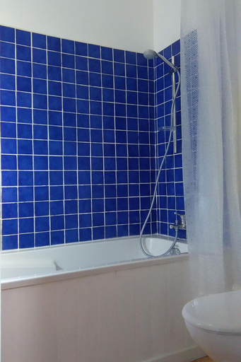 Bathroom 3, Le Douitel, Manche