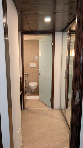Bathroom 5, Pride Premier Chennai, Chennai